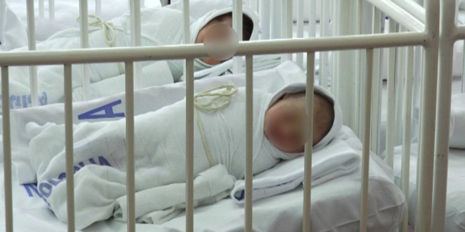 Bebi od devet meseci uklonjen tumor: Slučajno otkriven na ultrazvuku, herojski podvig hirurga u Novom Sadu