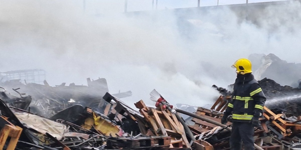 Detalji iz istrage velikog požara u krugu fabrike "Hemik" u Kikindi! Ovo je izazvalo vatrenu stihiju (FOTO/VIDEO)