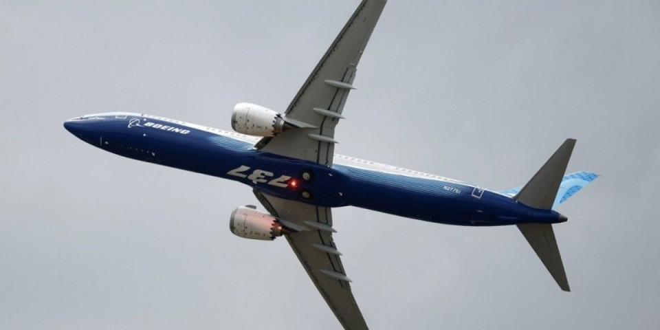 Drama na nebu! Na Boingu 737 u Japanu napukao prozor kokpita: Avion morao hitno da sleti