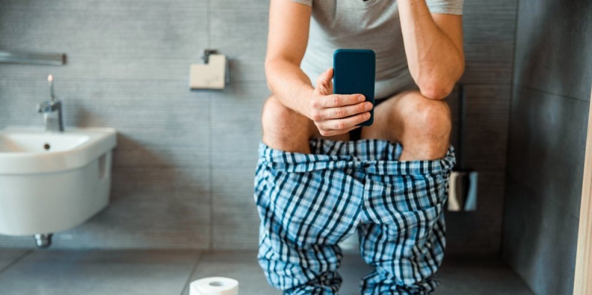 Zavirite u WC šolju! 11 stvari koje vam stolica poručuje o zdravlju