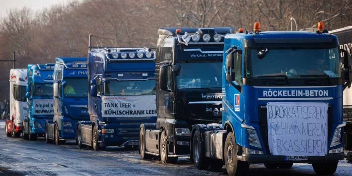 Haos u Berlinu! Ogorčene kamiondžije i vozači izašli na ulice, gradu preti totalni kolaps! (FOTO, VIDEO)