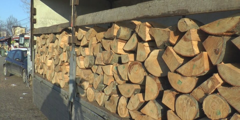 Kubik drva drastično jeftiniji - Ovo je detaljan cenovnik: Za najugroženije još niža cena