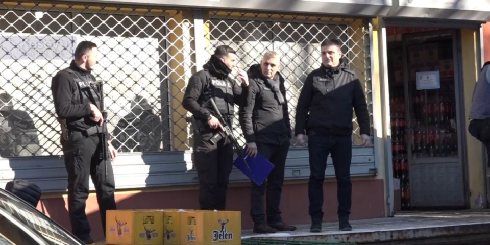 Strašan teror! Kurtijeva policija sa dugim cevima u Zvečanu pretresa magacin oca ubijenog Stefana Nedeljkovića