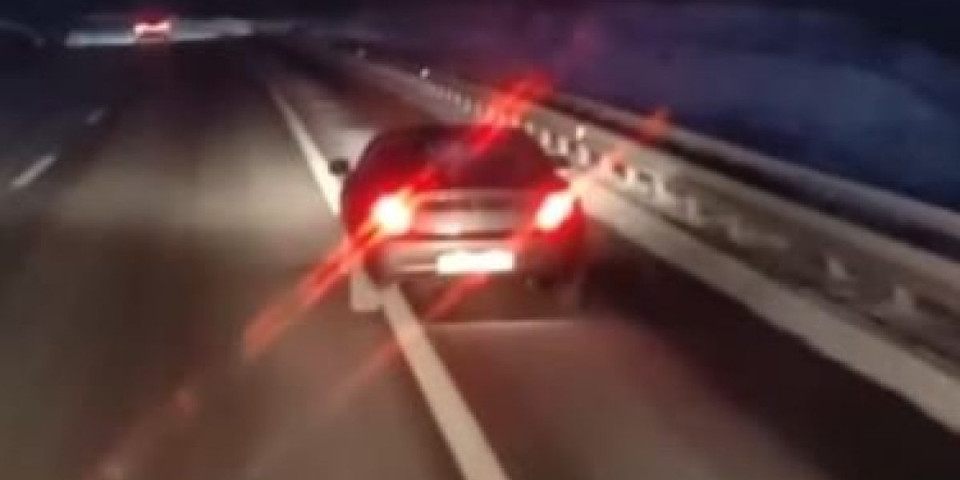 Sumanuta vožnja kod Pirota: Popeo automobil na bankinu, pa nastavio dalje još gore (VIDEO)
