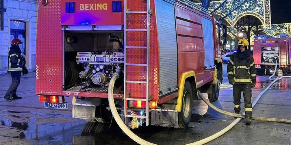 Požar u Nišu: Dve osobe zbrinute u UKC zbog udisanja dima