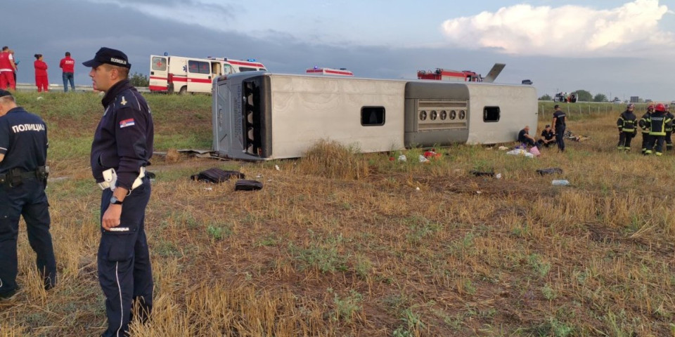Vozaču četiri godine robije! Autobusom sleteo s puta povređena 33 putnika poginula Nina turistički vodič (FOTO)