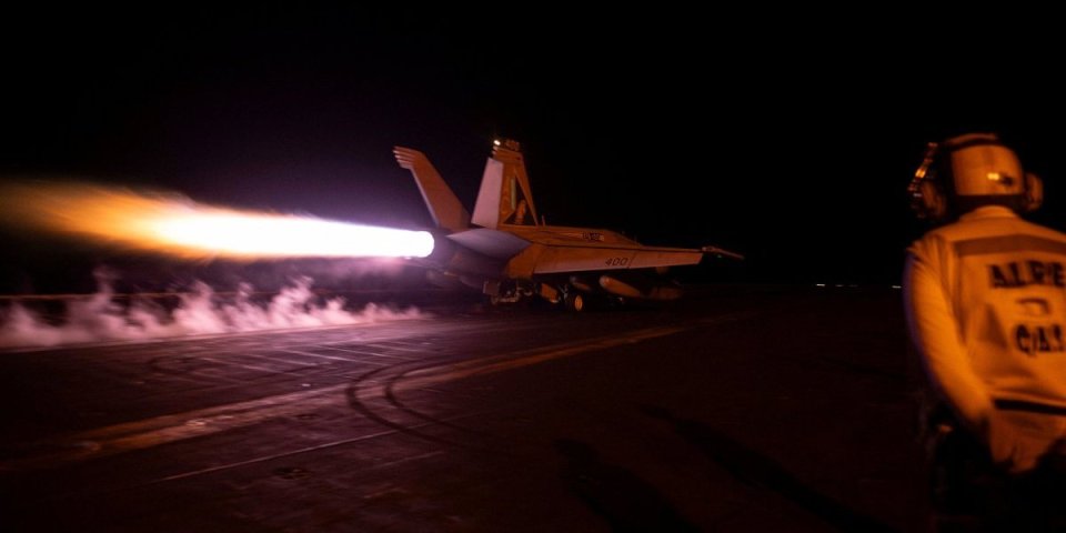 Noćas žestoka odmazda Amerikanaca! Horneti i tomahavci sejali horor, raketni sistemi, lanseri, skladišta - sve letelo u vazduh! (FOTO, VIDEO)