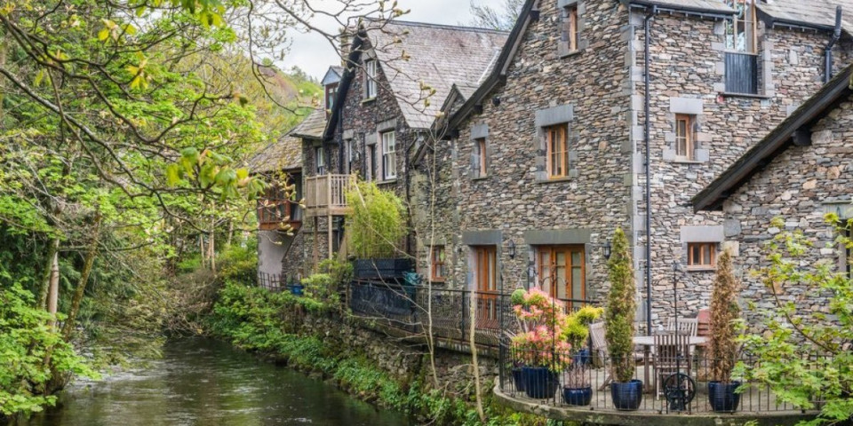 Prelepi prizori i fascinantna istorija čine ga posebnim! Englesko selo koje će vas osvojiti na prvi pogled (FOTO)