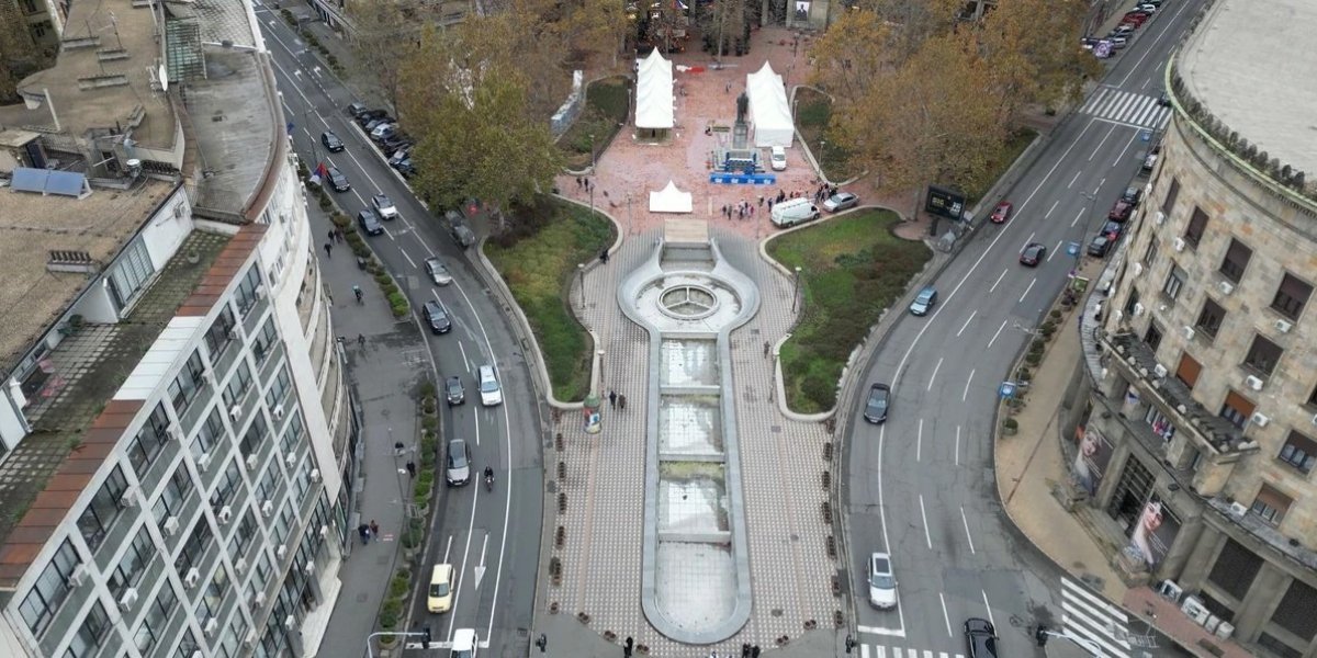 Trg Nikole Pašića više neće izgledati ovako! Stara fontana se ruši, gradi se nova i to ovog oblika (FOTO)