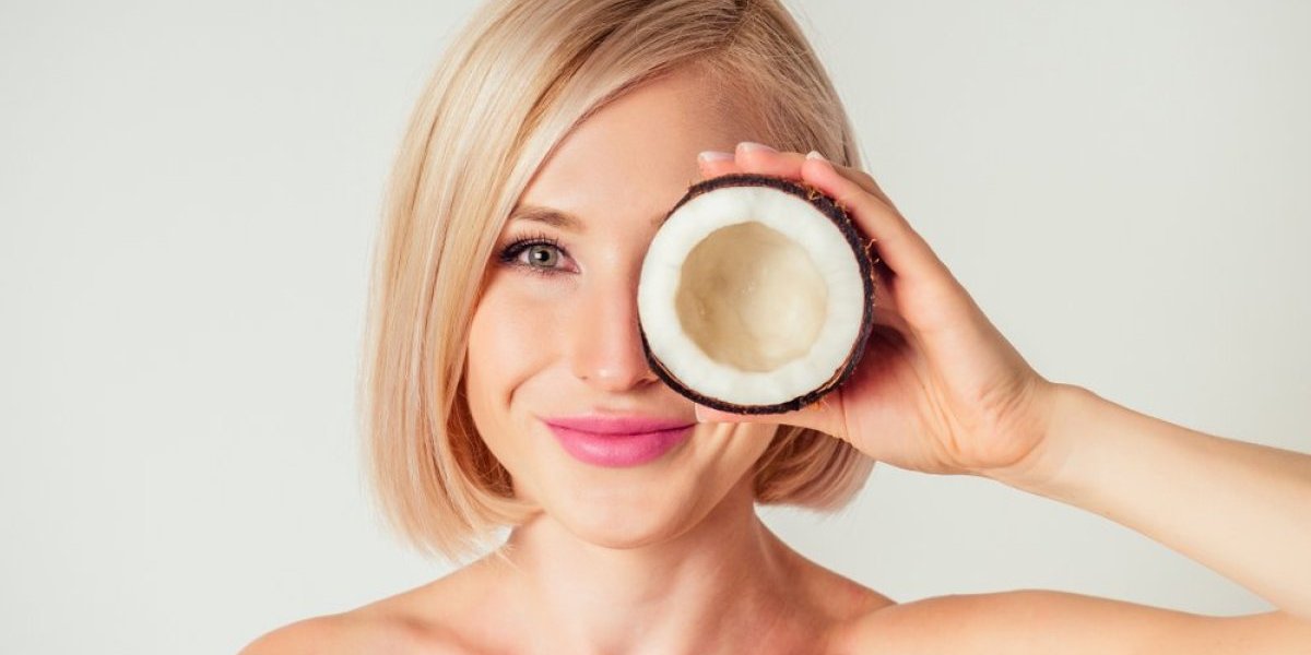 Hrani kožu, štiti kosu! Sve što treba da znate o kokosovom ulju u kozmetici