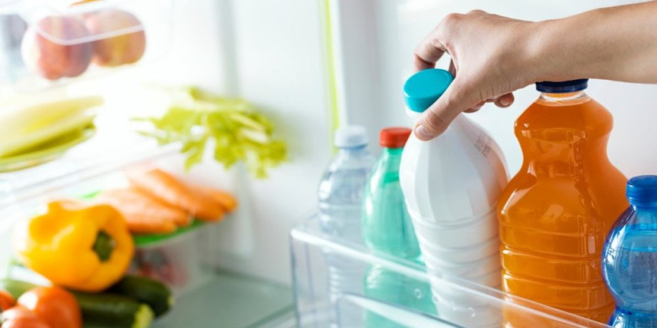 Držite mleko u vratima frižidera? Pod hitno to prestanite da radite, evo i zašto