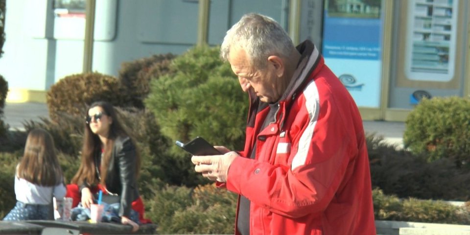 Penzioneri na meti teških prevaranata: Pozovu vas, donesu poklon, a onda...