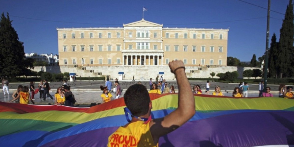 Grčka legalizovala istopolne brakove! Parlament doneo odluku