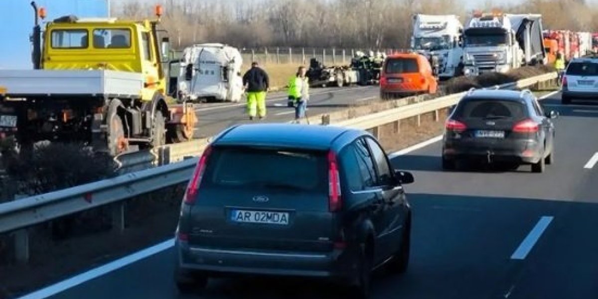 Težak lančani sudar u Mađarskoj! U nesreći kod Đera učestvovao i teretnjak iz Subotice, ima mrtvih?!(VIDEO)