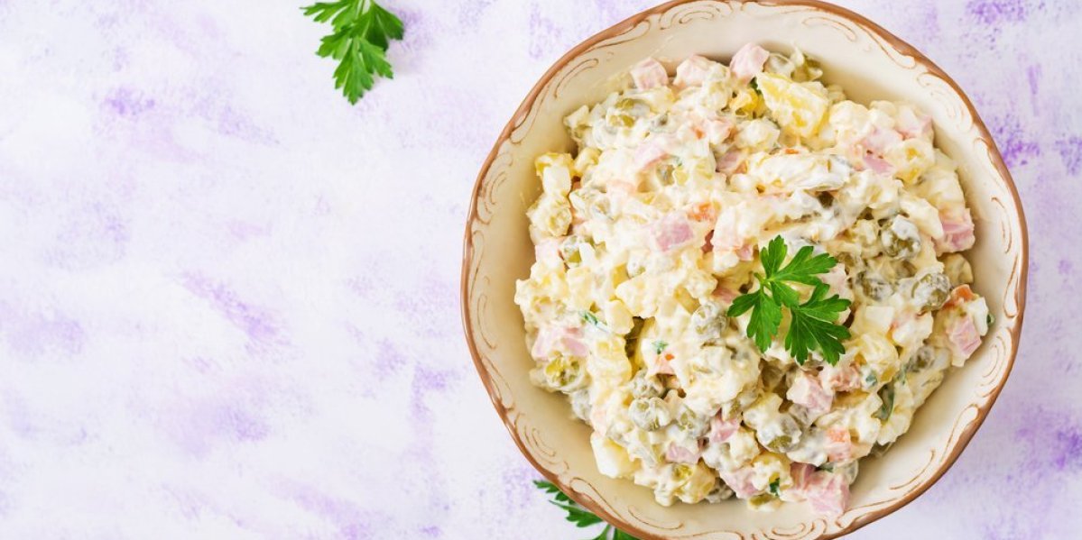 Ovo je jedini pravi recept za rusku salatu! Tajna je u dve stvari koje retko koja domaćica zna (VIDEO)