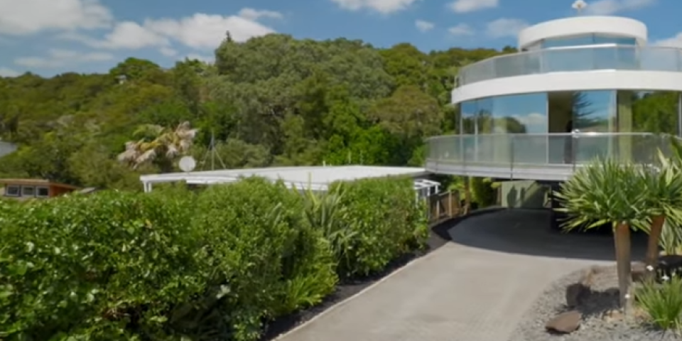 Pogled od 360 stepeni! Rotirajuća kuća stara 35 godina ponuđena kupcima (VIDEO)