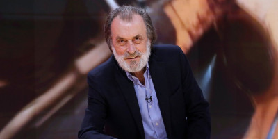 Kada režim padne, a on mora biti srušen do temelja, prvo što treba uraditi je otvoriti knjigu smrti šta su sve radili, kaže u intervjuu za Mrežu Vuk Drašković.