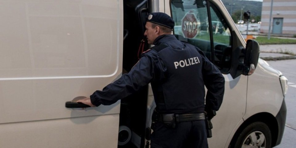 Zatvorska straža Bosancu donosila mobilne i piće, a dobijala evriće! Presuda suda u Salcburgu