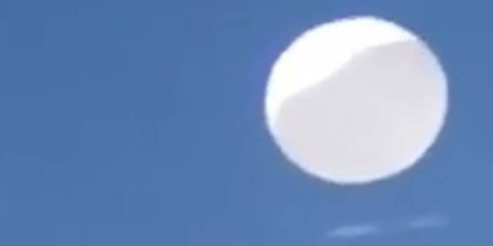 (VIDEO) Šta je ovo?! Haos na američkom nebu! Vojska hitno reagovala nakon pojave misterioznog objekta!