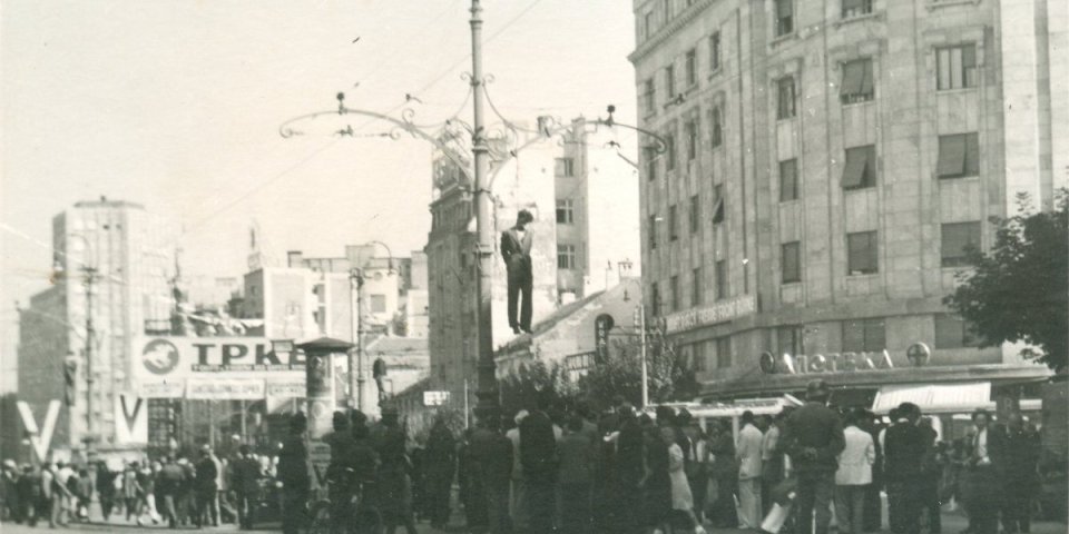 Brutalni zločin na Terazijama! Nemci streljali, pa besumučno vešali Srbe po banderama!