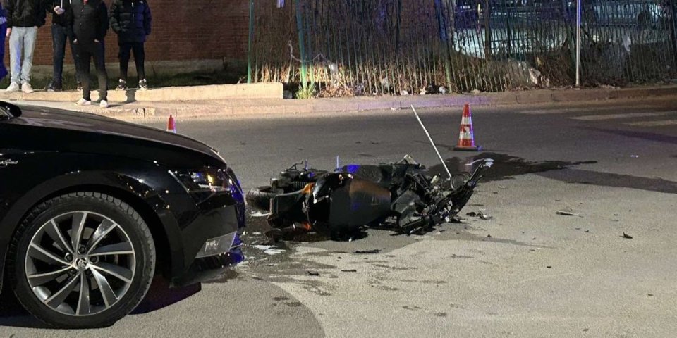 Noć u Beogradu: Saobraćajka u Francuskoj ulici, povređen motociklista