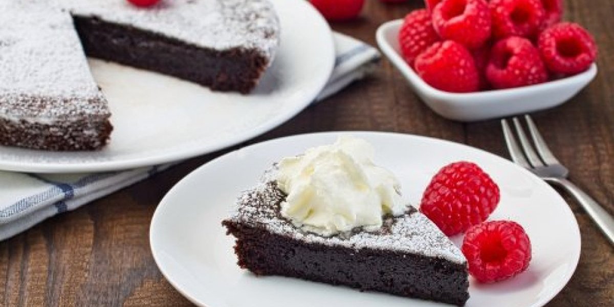 Isprobajte najbolji čokoladni kolač na svetu! Pravi se lako i brzo, a topi se u ustima