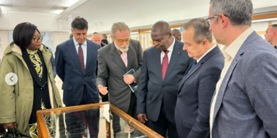 Bila je dobra prilika da mu pokažem lične predmete Broza Tita! Predsednik Centralnoafričke Republike i Dačić obišli Muzej 25. maj! (FOTO)