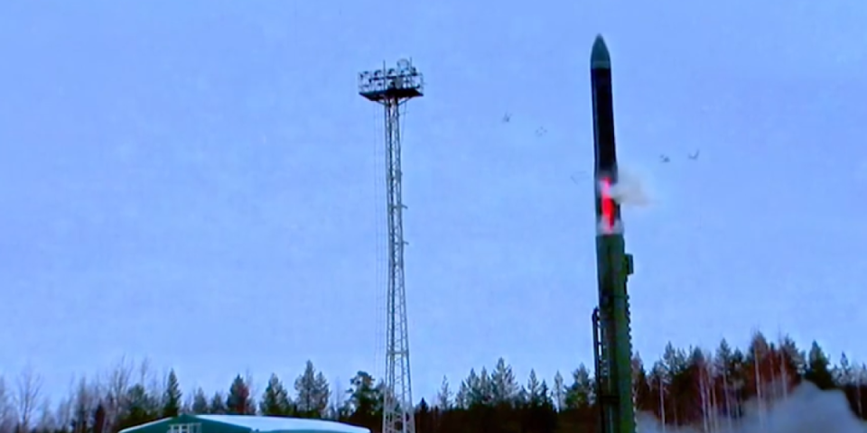 Putin ne blefira! Samo dan nakon upozorenja Zapadu Rusija testirala moćnu raketu: 30 puta jača od bombe bačene na Hirošimu