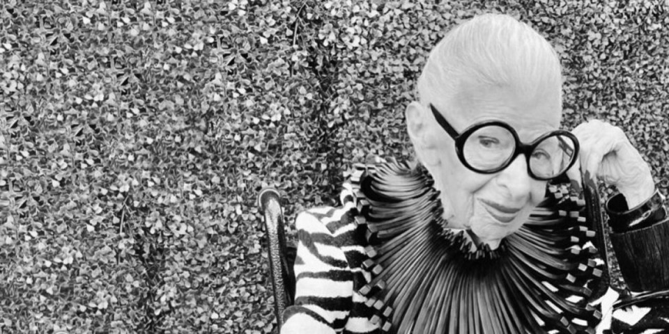 Preminula Iris Apfel: Najstarija influenserka na svetu izgubila život u 102. godini!