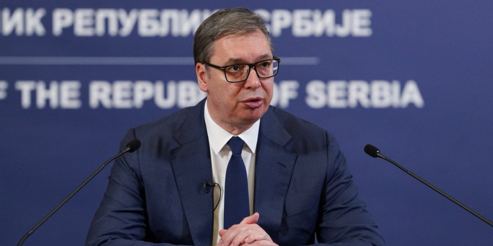 Vučić sutra na konsultacije o mandataru pozvao listu "Srbija ne sme da stane" i listu oko SPS