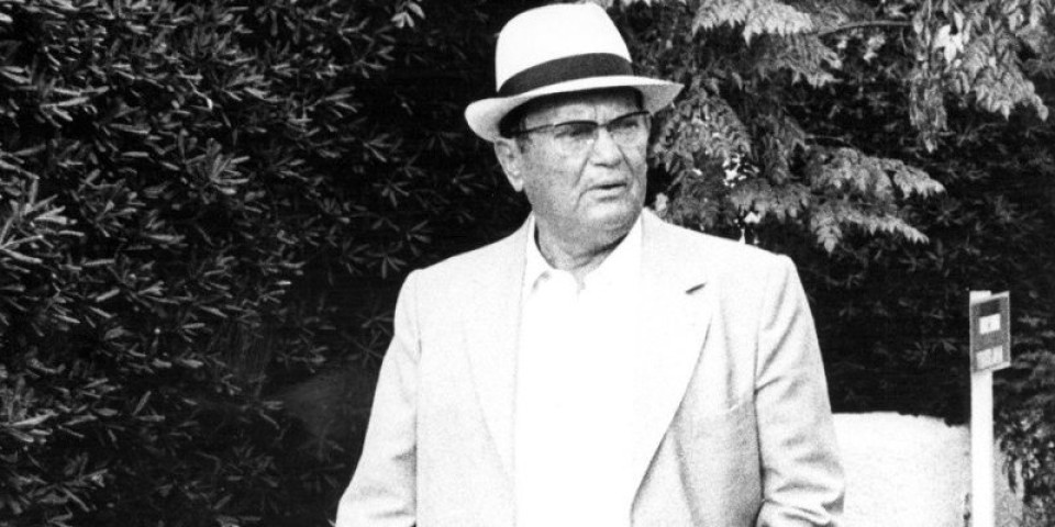 Tito je ovu ženu molio pismom na 16 strana da mu se vrati: Napravio joj dete i doveo ljubavnicu u kuću, a onda dobio šamar kakav se ne pamti