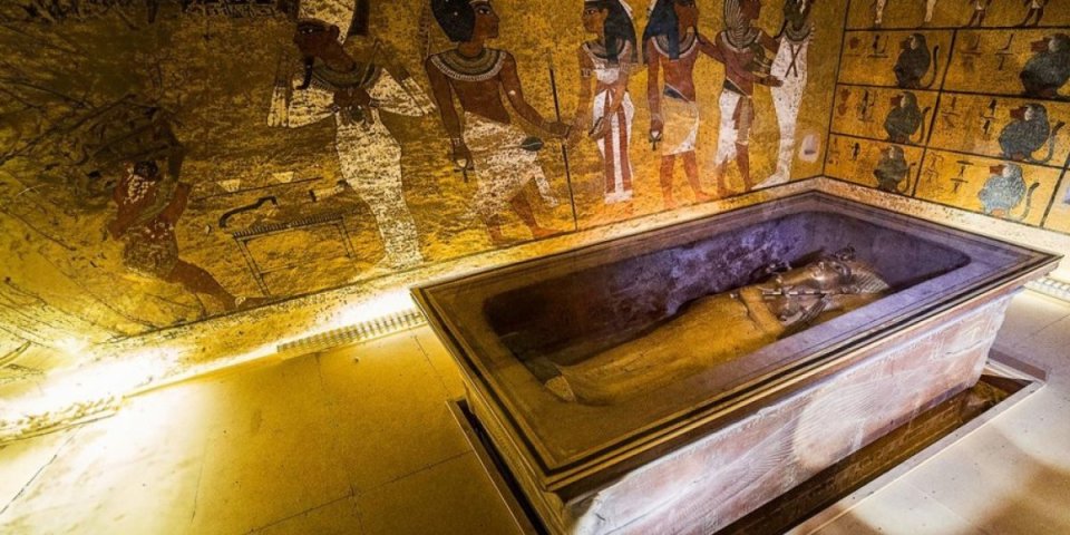 Otvorili su Tutankamonovu grobnicu i pojeo ih je mrak! Evo šta je zadesilo ljude koji su imali susret sa mumijom egipatskom vladara