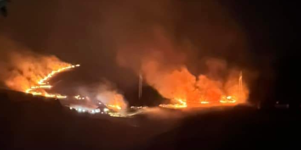 Plamen se brzo širi! Požar na Zlatiboru: Vatra zahvatila korov i travu (FOTO)