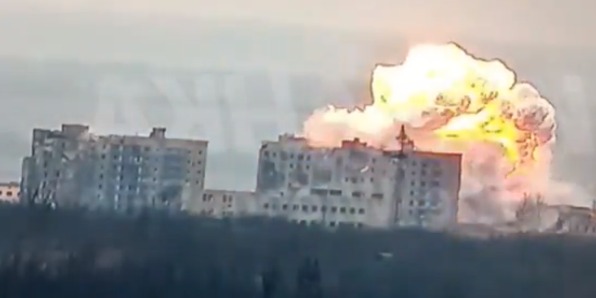 (VIDEO) Moskva odlučila! Ukrajina će biti preorana! Pogledajte kakve monstrum bombe stižu u nezamislivim količinama!