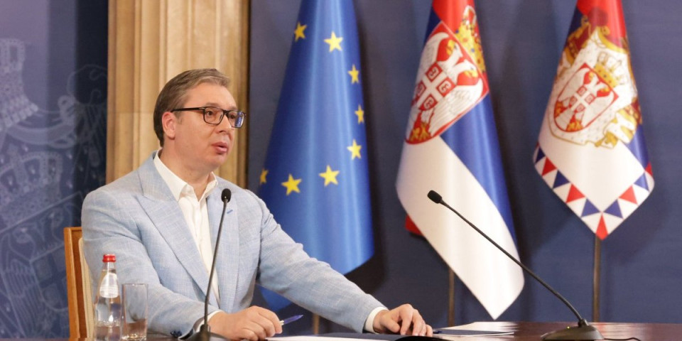 Vučić: Srbija se naoružava da razni patuljci ne bi umislili da ponovo mogu da joj otimaju teritoriju
