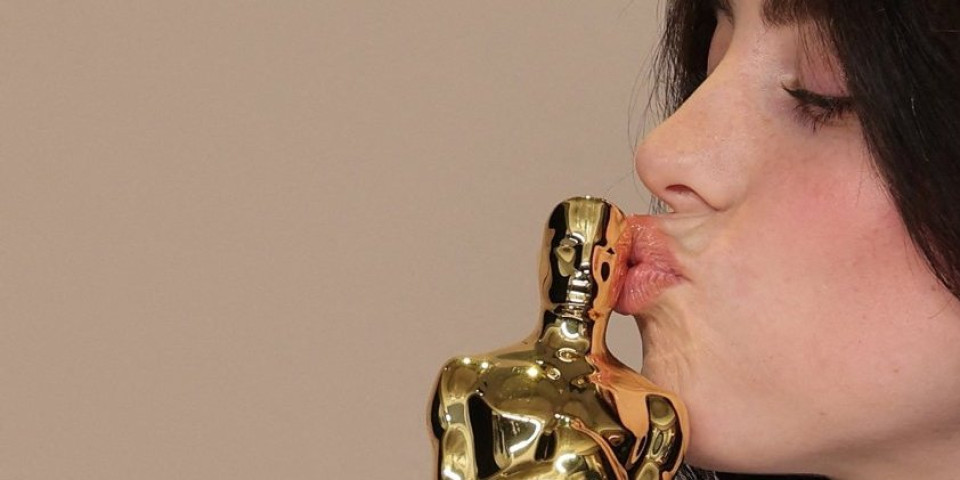 Istorija je ispisana! Bili Ajliš najmlađa osoba koja je osvojila dva Oskara (FOTO)