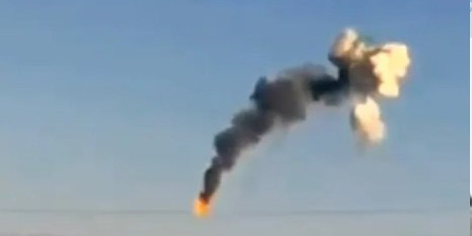 (ŠOK VIDEO)! Snimljen trenutak kada ruski Su-35S raketom pogađa ukrajinski MIG-29! Sav horor rata u nekoliko sekundi!
