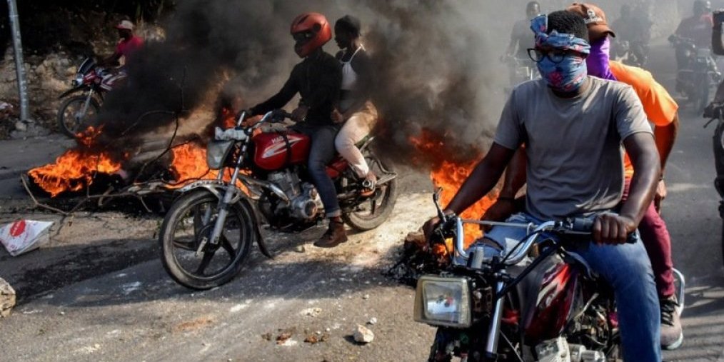 Banda provalila u zatvor i oslobodila 500 zatvorenika! Usledio je teror na ulicama, begunci pucaju na sve što se kreće...
