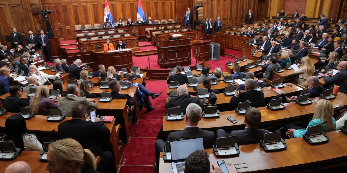 Danas vanredno zasedanje Skupštine Srbije! Prva tačka - Deklaracija sa Svesrpskog sabora