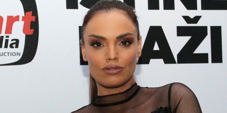 Umrla majka Sofije Rajović! Glumica slomljena od tuge