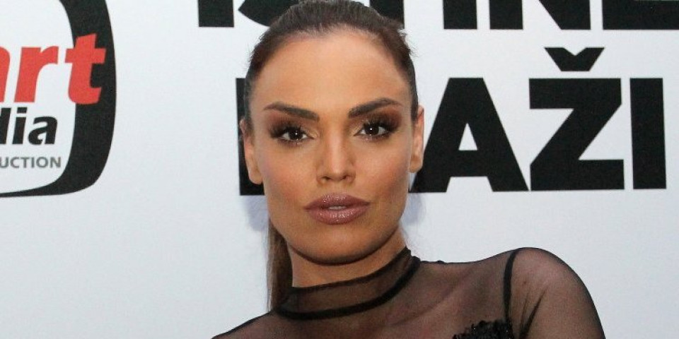 Umrla majka Sofije Rajović! Glumica slomljena od tuge