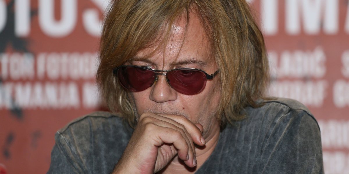 Žika Todorović bez prednjeg zuba sa zavojem na glavi: Oglasio se i otkrio šta se desilo (FOTO)