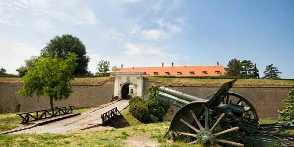 GO SNS: DS na pomen pravoslavlja doživljava napad panike, na Tvrđavi njima u čast otvoriti Kapelu krađe