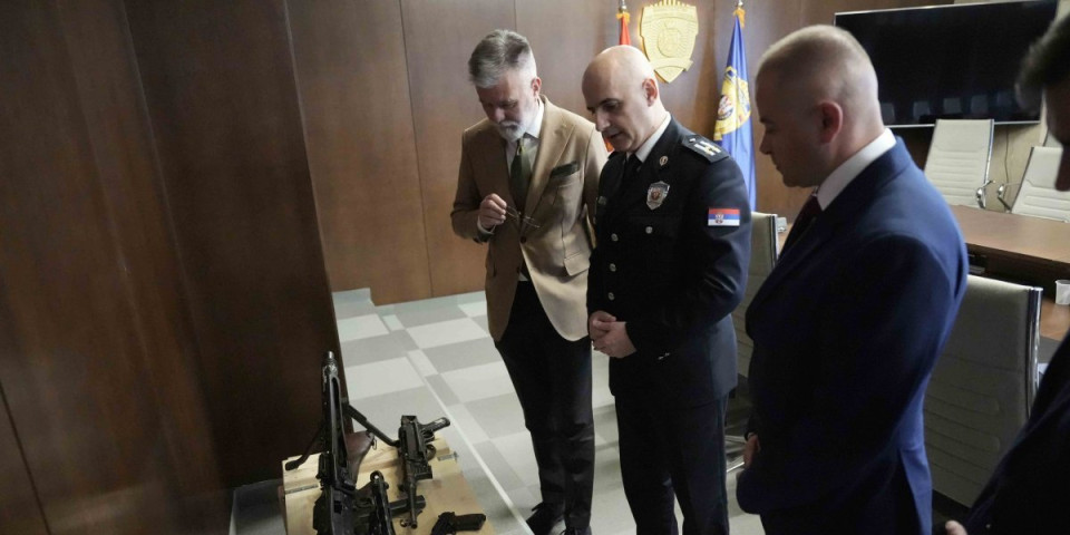 MUP donirao Muzeju žrtava genocida trofejno oružje! Državni sekretar Brkić: "Čast nam je i privilegija"
