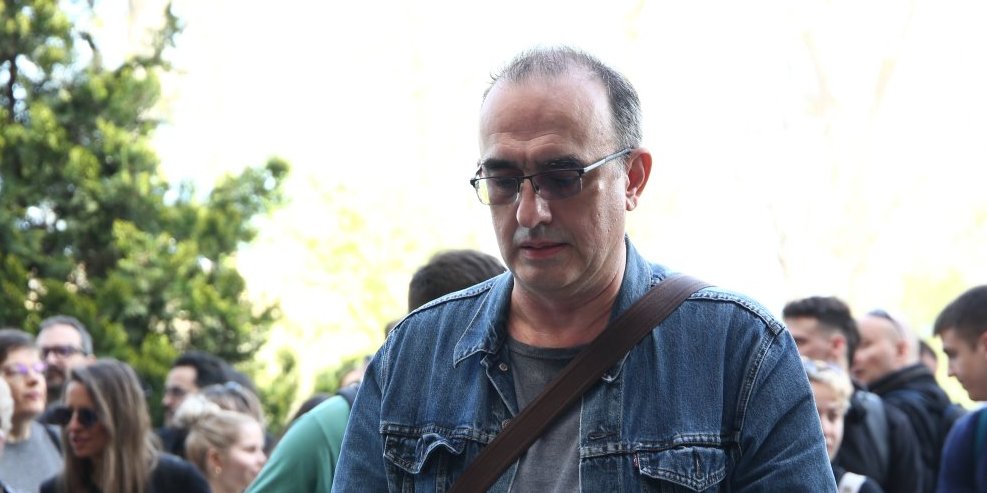 Dinko Gruhonjić pozivao na rušenje crkve! Izgleda da zgubidani slede njegova uputstva (VIDEO)