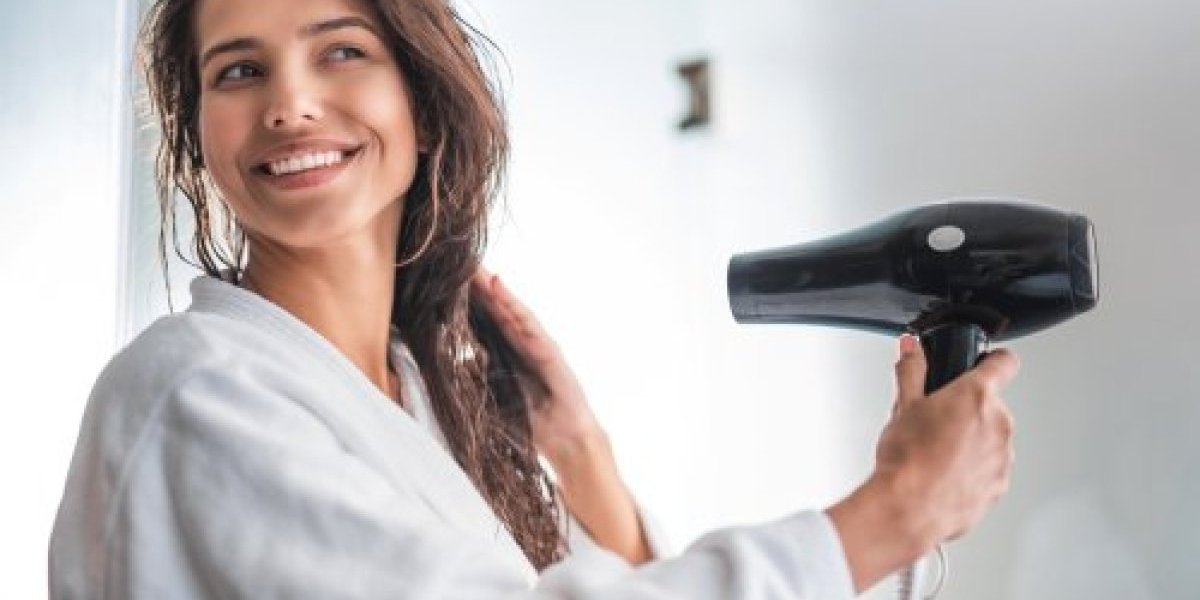 Ovaj fen za kosu može izazvati haos: Nikako ga ne koristite (FOTO)