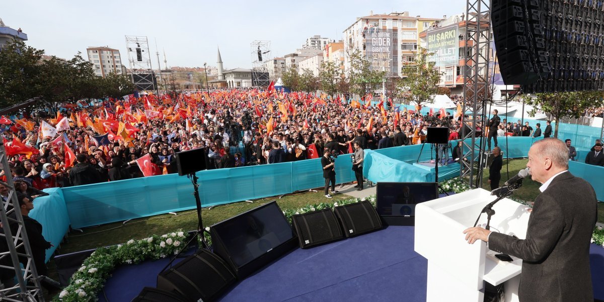 Erdogan u borbi za Istanbul i Ankaru! Poveo i suprugu Eminu - neizvesnost pred "odluku stoleća"