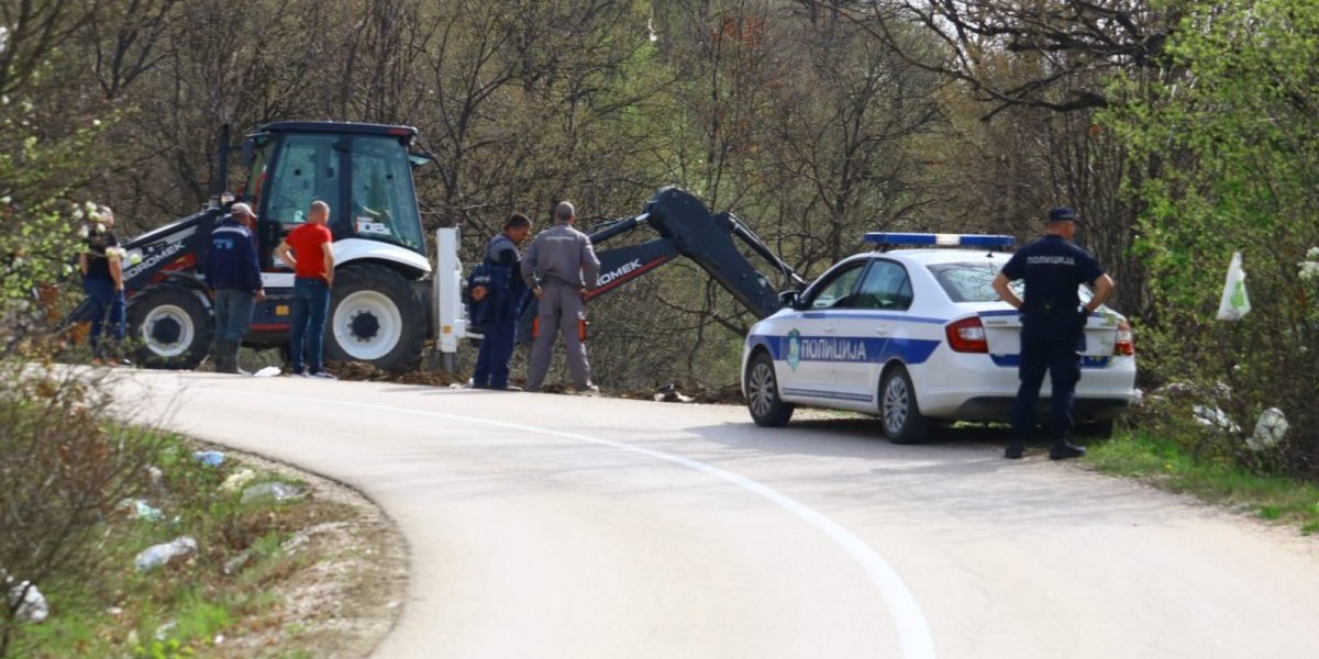 Udarne informacije iz Banjskog Polja: Policija i vatrogasci pretražuju deponiju na starom putu!