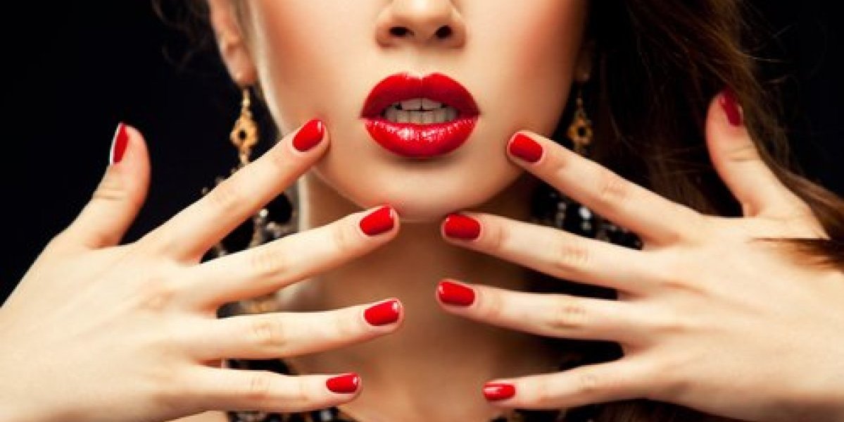 Jedno je zajedničko svim zavodnicama - Crveni nokti: Evo šta kaže teorija