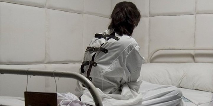 (FOTO) Psihijatrijski pacijent pobegao iz bolnice! Policija posala hitno upozorenje: Pazite se, opasan je! Ovo je razlog zbog kog je zatvoren...